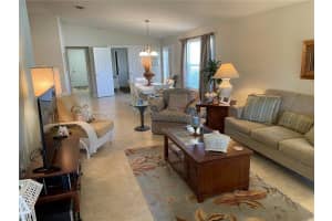 2043 Burgos Dr, Sarasota, FL 34238, Sold 04/04/22