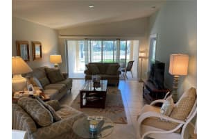 2043 Burgos Dr, Sarasota, FL 34238, Sold 04/04/22