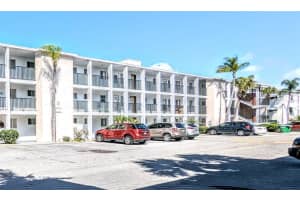 2065 Sunset Dr, Bradenton, FL 34207, Sold 03/18/22