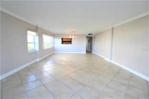 555 S Gulfstream Ave, Sarasota, FL 34236, Sold 04/22/22