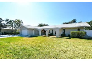 2876 Captiva Dr, Sarasota, FL 34231, Sold 03/22/22