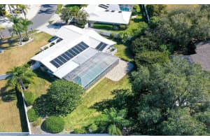 2876 Captiva Dr, Sarasota, FL 34231, Sold 03/22/22