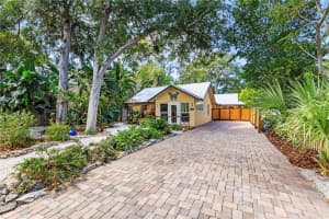1018 Pomelo Ave, Sarasota, FL 34236, Sold 03/17/22