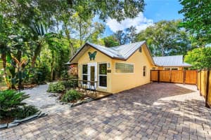 1018 Pomelo Ave, Sarasota, FL 34236, Sold 03/17/22