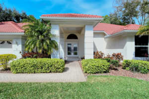 8419 Cypress Hollow Dr, Sarasota, FL 34238, Sold 03/14/22