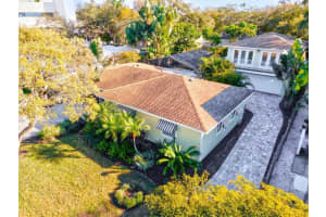 1952 Hibiscus St, Sarasota, FL 34239, Sold 03/23/22