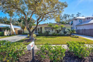 1952 Hibiscus St, Sarasota, FL 34239, Sold 03/23/22