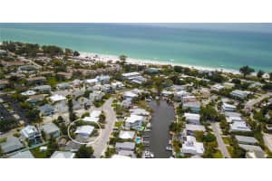 225 S Harbor Dr, Holmes Beach, FL 34217, Sold 04/08/22