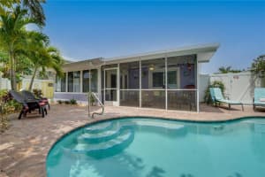225 S Harbor Dr, Holmes Beach, FL 34217, Sold 04/08/22