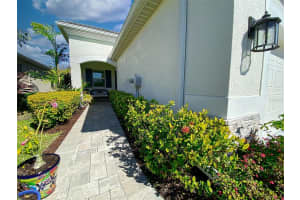 2981 Trustee Ave, Sarasota, FL 34243, Sold 03/08/22