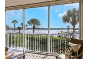 1260 Dolphin Bay Way, Siesta Key, FL 34242, Sold 04/05/22