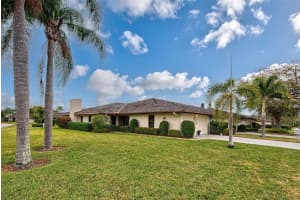 7368 Killarney Dr, Sarasota, FL 34238, Sold 04/05/22