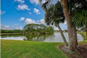 7368 Killarney Dr, Sarasota, FL 34238, Sold 04/05/22