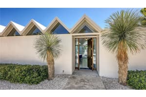 1332 Westway Dr, Sarasota, FL 34236, Sold 03/08/22