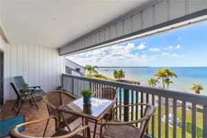 810 Bahia Del Sol Dr, Ruskin, FL 33570, Sold 04/19/22