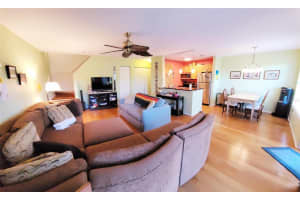 850 S Tamiami Trail, Sarasota, FL 34236, Sold 03/30/22