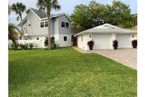 430 Island Cir, Siesta Key, FL 34242, Sold 05/20/22