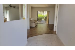 6667 Easton Dr, Sarasota, FL 34238, Sold 03/25/22