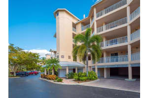 1240 Dolphin Bay Way, Siesta Key, FL 34242, Sold 05/09/22