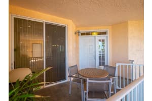 1240 Dolphin Bay Way, Siesta Key, FL 34242, Sold 05/09/22
