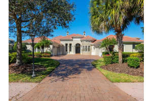 3542 Founders Club Dr, Sarasota, FL 34240, Sold 04/29/22