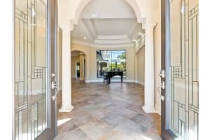 3542 Founders Club Dr, Sarasota, FL 34240, Sold 04/29/22