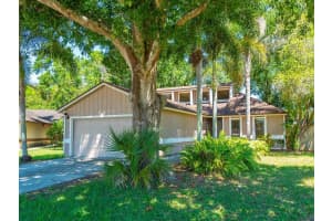 8211 Country Oaks Ct, Sarasota, FL 34243, Sold 03/14/22