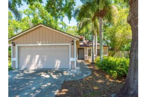 8211 Country Oaks Ct, Sarasota, FL 34243, Sold 03/14/22