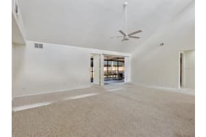 8211 Country Oaks Ct, Sarasota, FL 34243, Sold 03/14/22