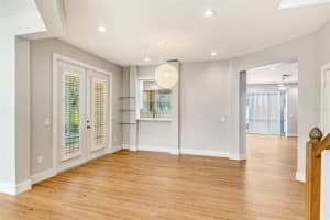 1348 Tearose Pl, Sarasota, FL 34239, Sold 04/08/22