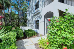 7670 Fairway Woods Dr, Sarasota, FL 34238, Sold 04/08/22