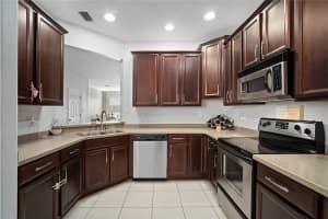 3770 Parkridge Cir, Sarasota, FL 34243, Sold 03/31/22