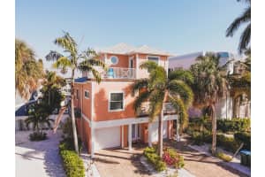 203 S Harbor Dr, Holmes Beach, FL 34217, Sold 05/12/22