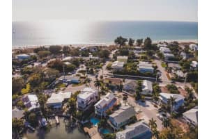 203 S Harbor Dr, Holmes Beach, FL 34217, Sold 05/12/22