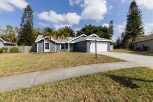 3511 65th Ave Cir E, Sarasota, FL 34243, Sold 06/06/22