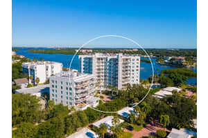 1660 Summer House Ln, Siesta Key, FL 34242, Sold 05/16/22