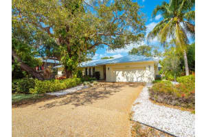 1248 S View Dr, Siesta Key, FL 34242, Sold 04/07/22