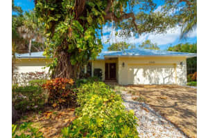 1248 S View Dr, Siesta Key, FL 34242, Sold 04/07/22