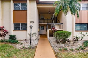 2536 Clubhouse Cir, Sarasota, FL 34232, Sold 03/28/22