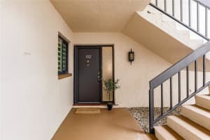 2536 Clubhouse Cir, Sarasota, FL 34232, Sold 03/28/22