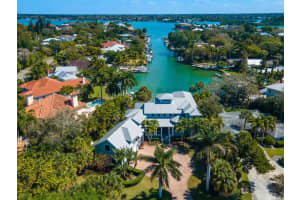 3535 Flamingo Ave, Sarasota, FL 34242, Sold 05/11/22
