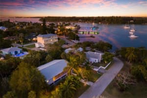 671 Cedar St, Longboat Key, FL 34228, Sold 03/31/22