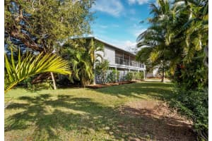 671 Cedar St, Longboat Key, FL 34228, Sold 03/31/22