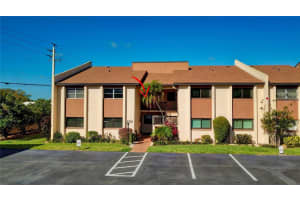 2756 Clubhouse Dr, Sarasota, FL 34232, Sold 04/15/22