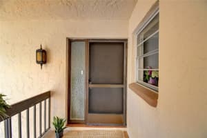 2756 Clubhouse Dr, Sarasota, FL 34232, Sold 04/15/22