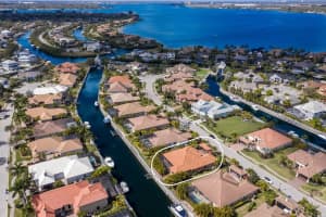 529 Mast Dr, Bradenton, FL 34208, Sold 04/04/22