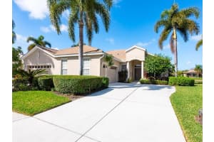 8127 Victoria Falls Cir, Sarasota, FL 34243, Sold 04/07/22