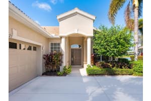 8127 Victoria Falls Cir, Sarasota, FL 34243, Sold 04/07/22