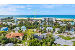 325 Island Cir, Siesta Key, FL 34242, Sold 03/28/22