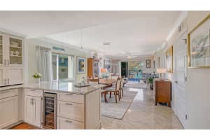 20 Whispering Sands Dr, Siesta Key, FL 34242, Sold 05/16/22